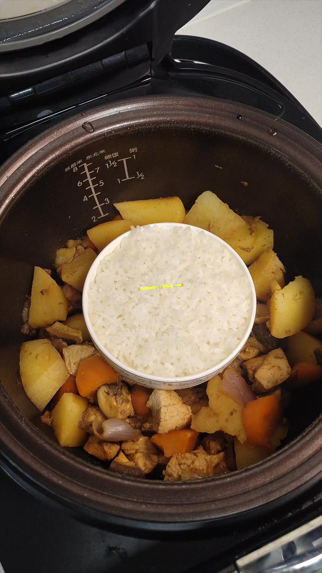 ✨特别适合又懒又容易犯猪瘾的减脂人。🍳食材：鸡肉、胡萝卜、香菇、洋葱、鸡
