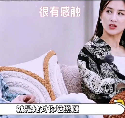 黄圣依羡慕陈梦妈妈对她无微不至的照顾黄圣依问陈梦有没有想过离开妈妈对她的庇护，