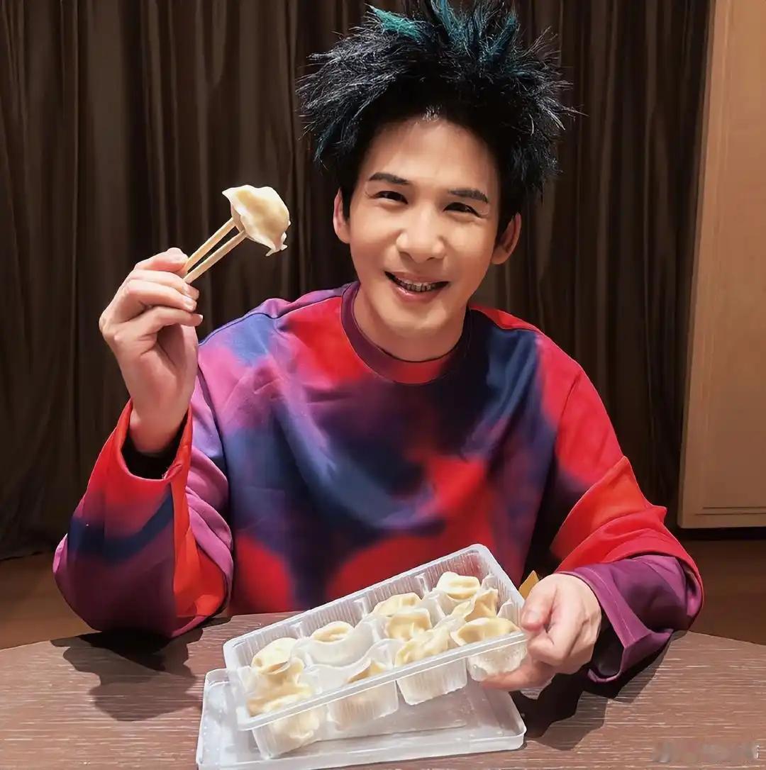 50万设备碎了一地，大张伟蹲在巴黎街头啃着牛角包，一脸懵：“这节目组太拼了吧？”