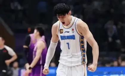 国内媒体：曾凡博获NBA球探关注，东部球队抛出橄榄枝4月24日消息，国内媒体
