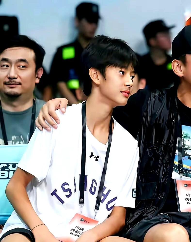 谁能想到，两年前还在被全网骂“晒娃狂魔”的黄磊，现在成了最清醒的爹。想想20