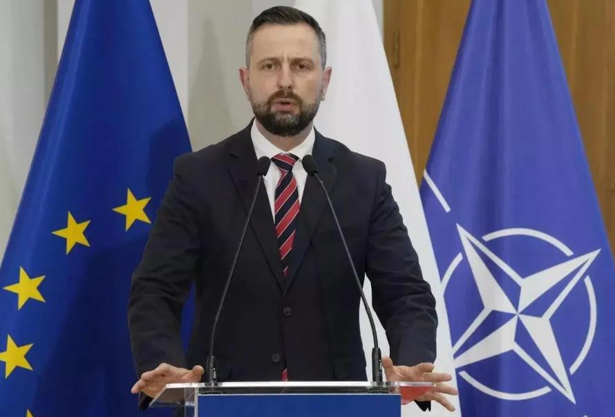 500万枚地雷待命，波兰防长摊牌【环球时报】据波兰广播电台2月15日报道，在为