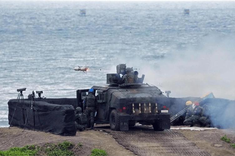 国防部这次连“台军”都不叫了，直接改口称“台独武装”。就这两个字的变动，懂的人都