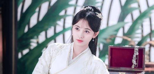 1581年，18岁万历皇帝去看望母亲，一时兴起，看上了母亲身边的一个宫女，他