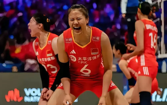 目前除了欧洲排名前三的意大利、土耳其和波兰女排打不过，中国女排可以赢任何球队，包