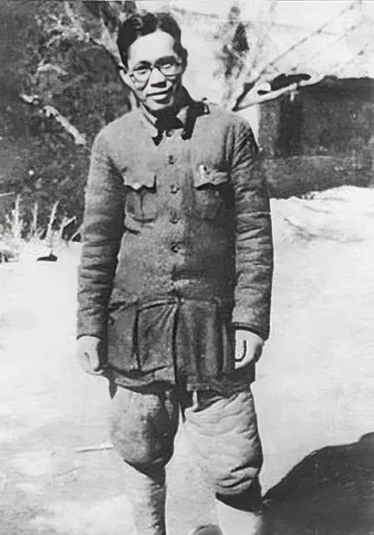 1946年，刘亚生不幸被俘，胡宗南得知他是359旅政治部副主任，十分看重，找来女