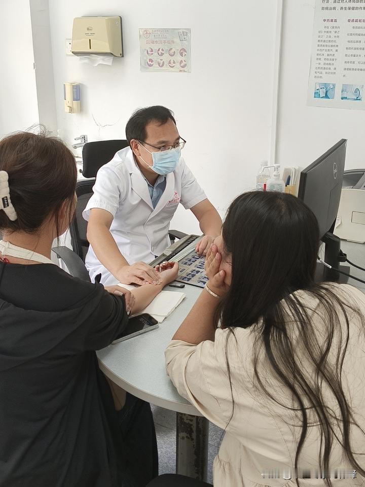 萎缩胃炎三餐指南｜吃对养胃吃错伤身---“半年前，一位30岁女生私信我：明