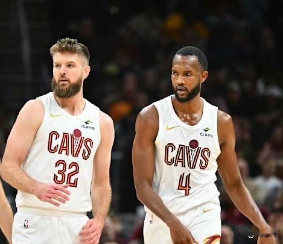 兄弟们，骑士终于要迎来完整阵容了！据主帅阿特金森确认，埃文·莫布利和迪恩·韦德