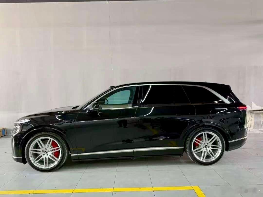 黑武士、黑化，真的美吗？我个人认为，黑化，目的是隐藏线条，用于藏拙，是给造型很丑