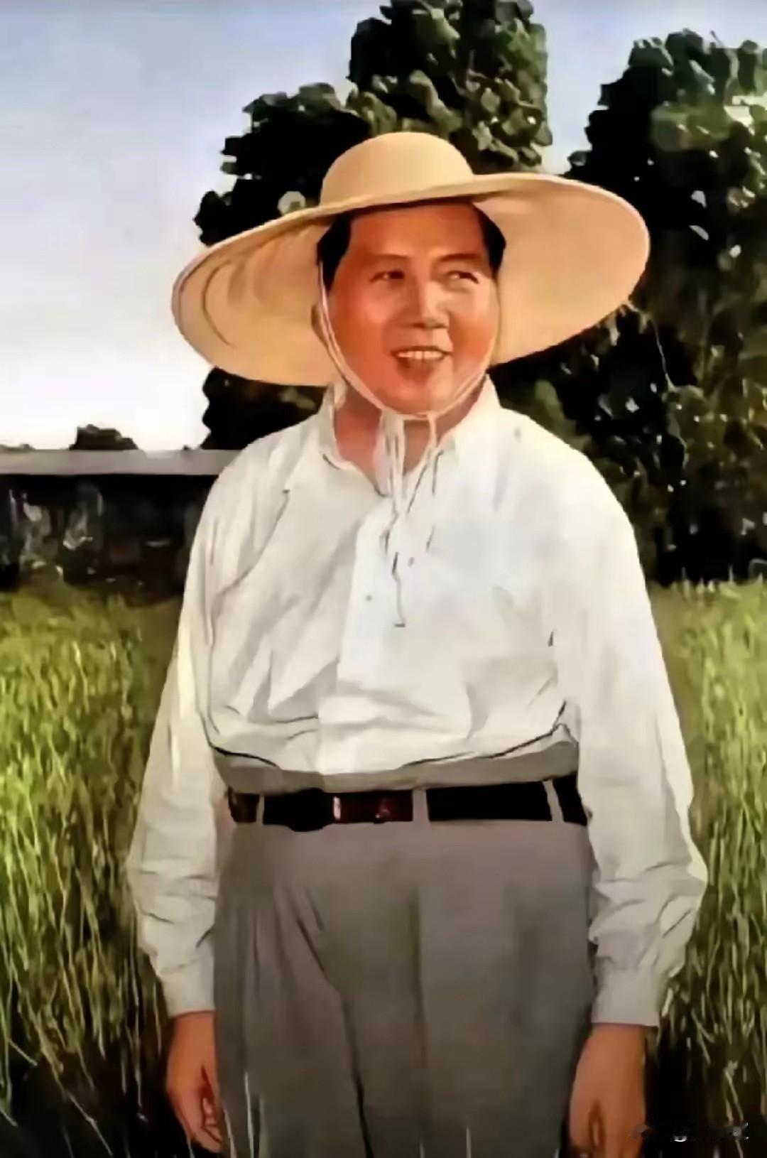 对毛主席的怀念，从不是流于口头，而是发自心底的崇敬。每每刷到主席的相片，便心生敬