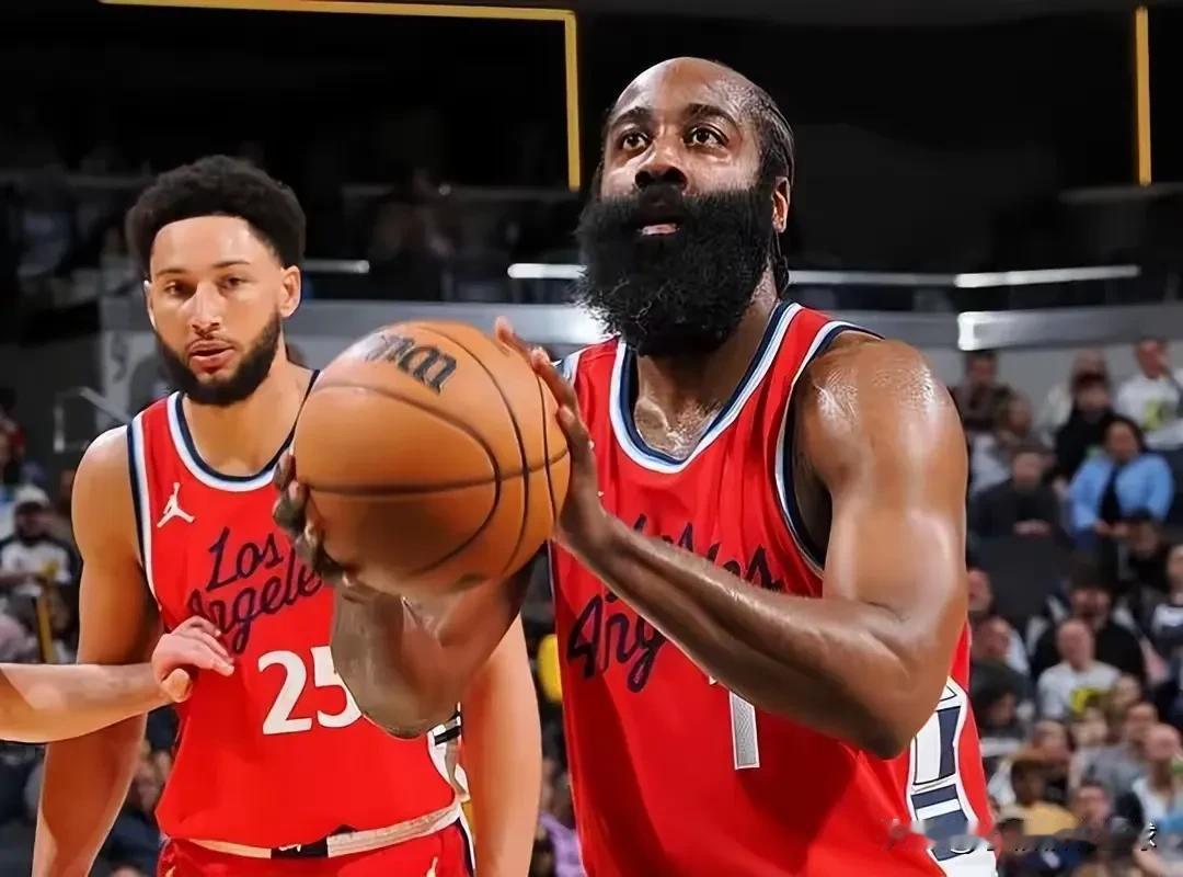 2米14大前锋将就位！快船队首轮30号签大概率拿下20+10的内线悍将！快船