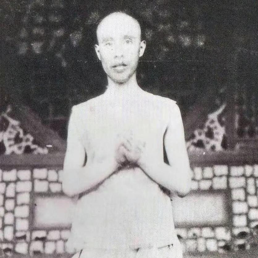 这个即将踏上刑场的人，正是辛亥先烈、安庆起义的带头人徐锡麟，此时的他刚刚经受了严