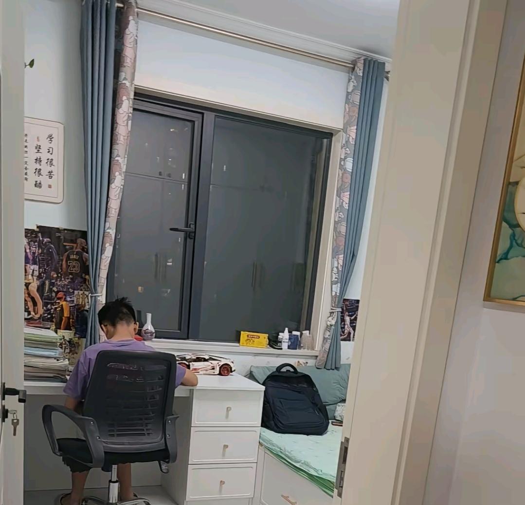 为人父母，请做孩子的避风港不管孩子多么让我们失望，叛逆难管教，身上或多或少的带