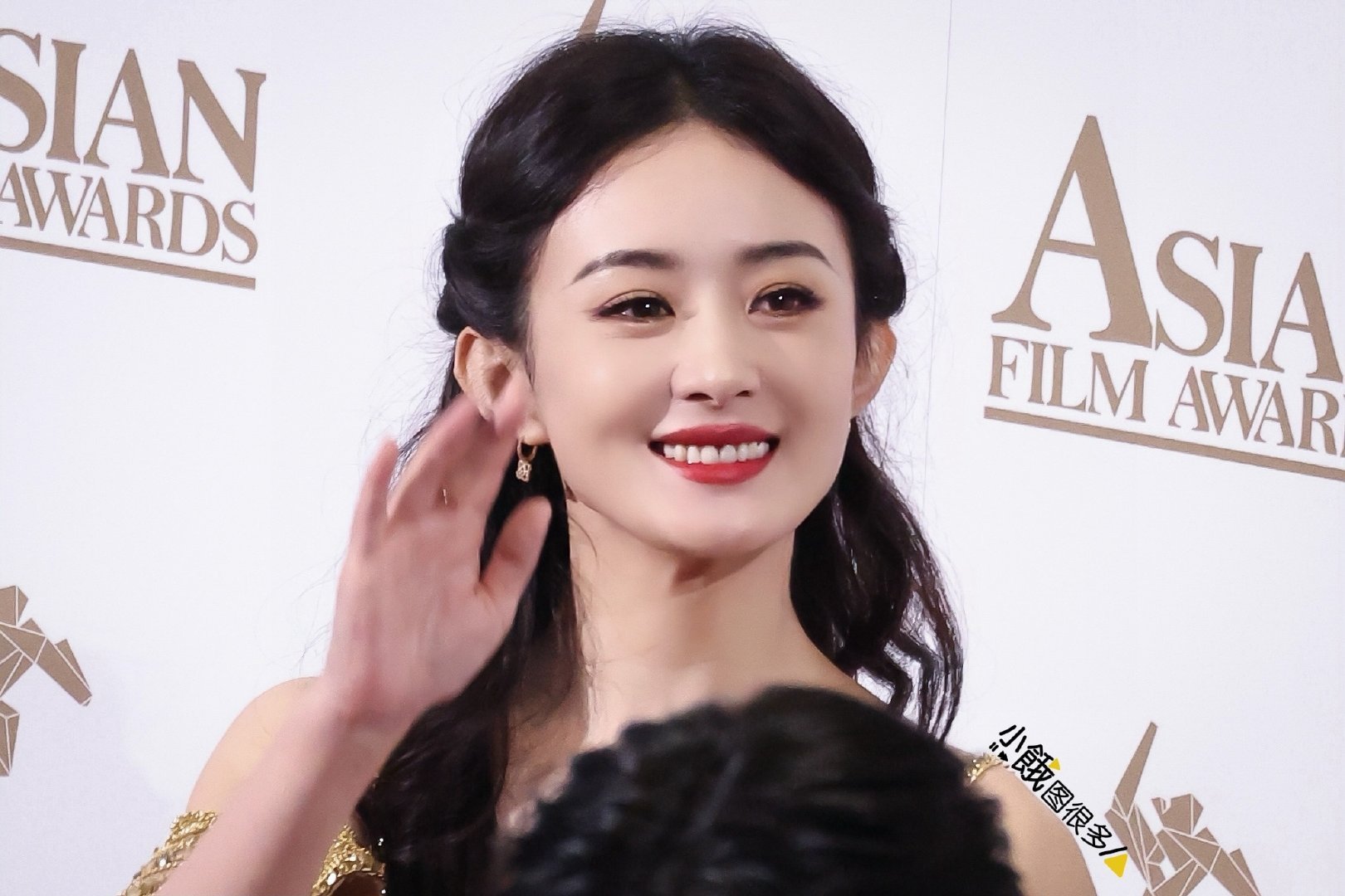 好精致好漂亮的小公主呀～侧颜无敌​​​