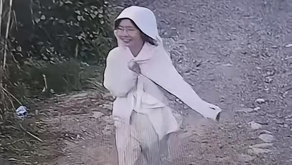 都在说那一片废弃房子可怕，其实23岁宁波姑娘本身是个迷，5月23号下午从监控中