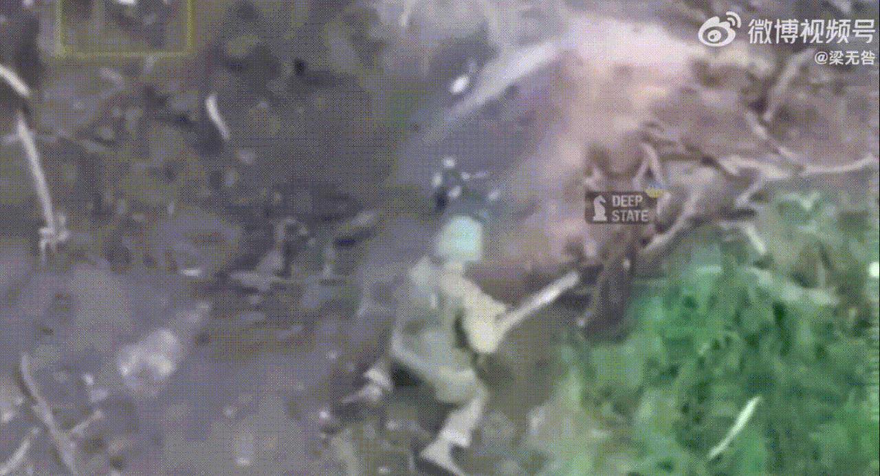 很难理解这种“飞蛾扑灯”操作。无人机拍摄到的一幕，乌军士兵操控一架FPV无人机