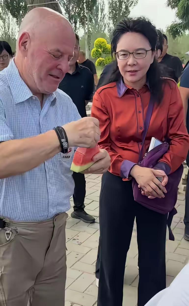 赛考斯啊赛考斯，我不得不说句大实话了，真的不是我找茬啊，别人递来一块西瓜，他