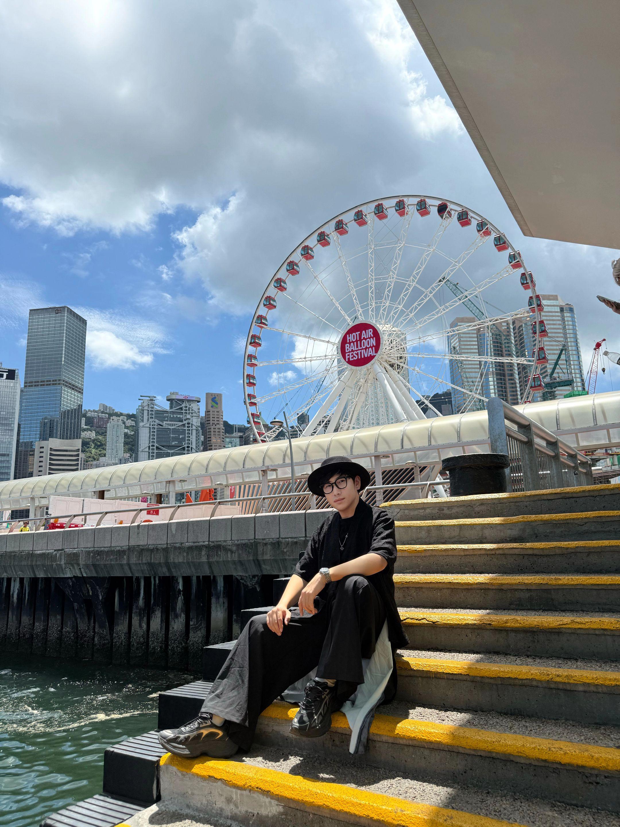 香港🇭🇰真的是存在于那个电影中的城市，今天真实看到了，这里太适合c...