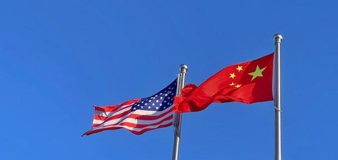 ·美国真正较量的对象似乎并非俄罗斯，而是中国，然而出人意料的是，我们的对手却可能