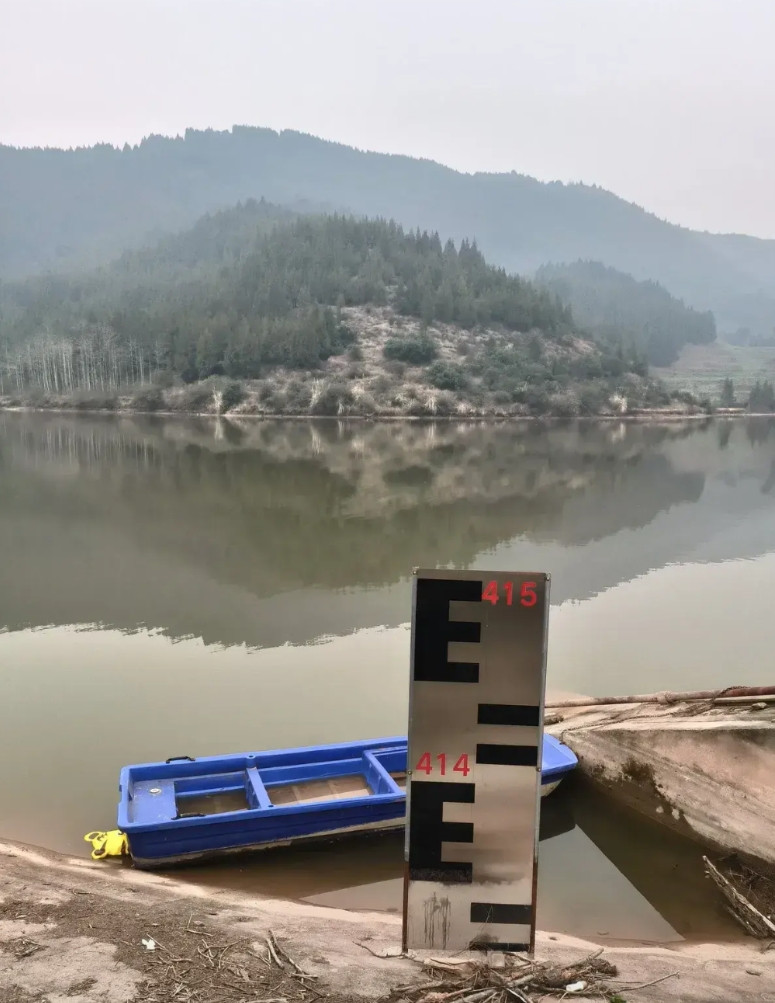 水库的重要性。水库当初修建，是为了天旱农田有水灌概，保证用水需求。而现在，好