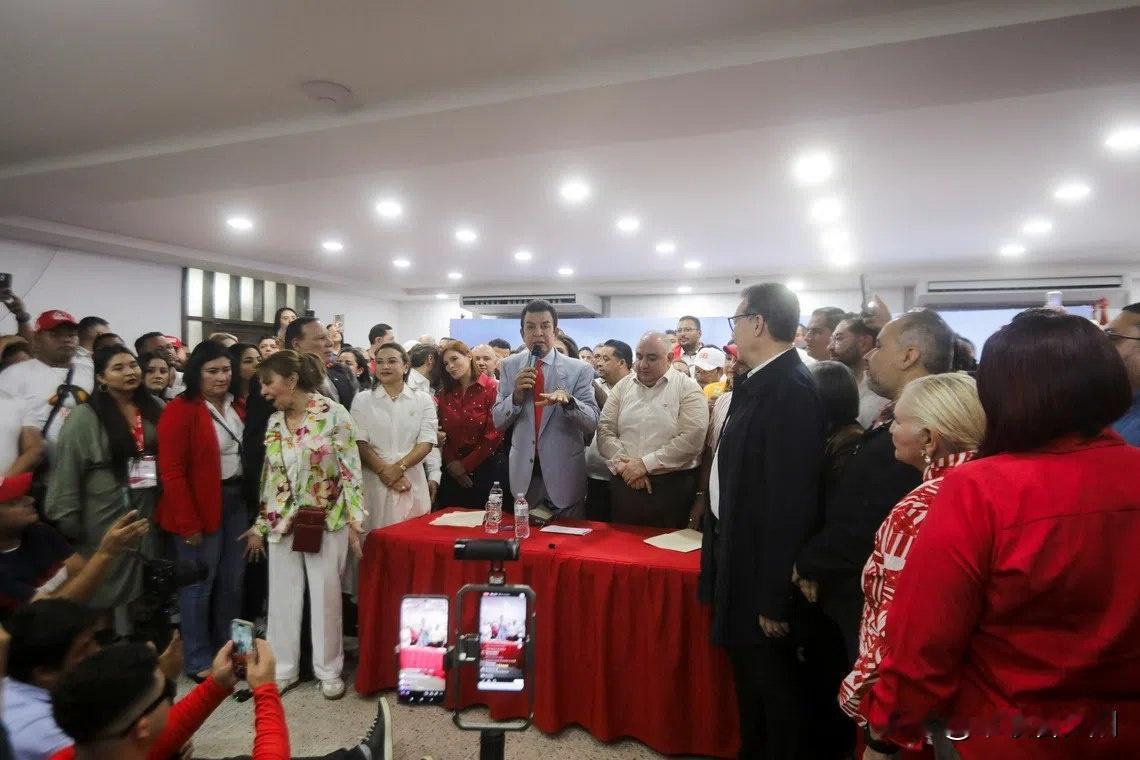 洪都拉斯11月30日总统选举争议持续发酵。总统卡斯特罗直指选举存在操控问题，提及