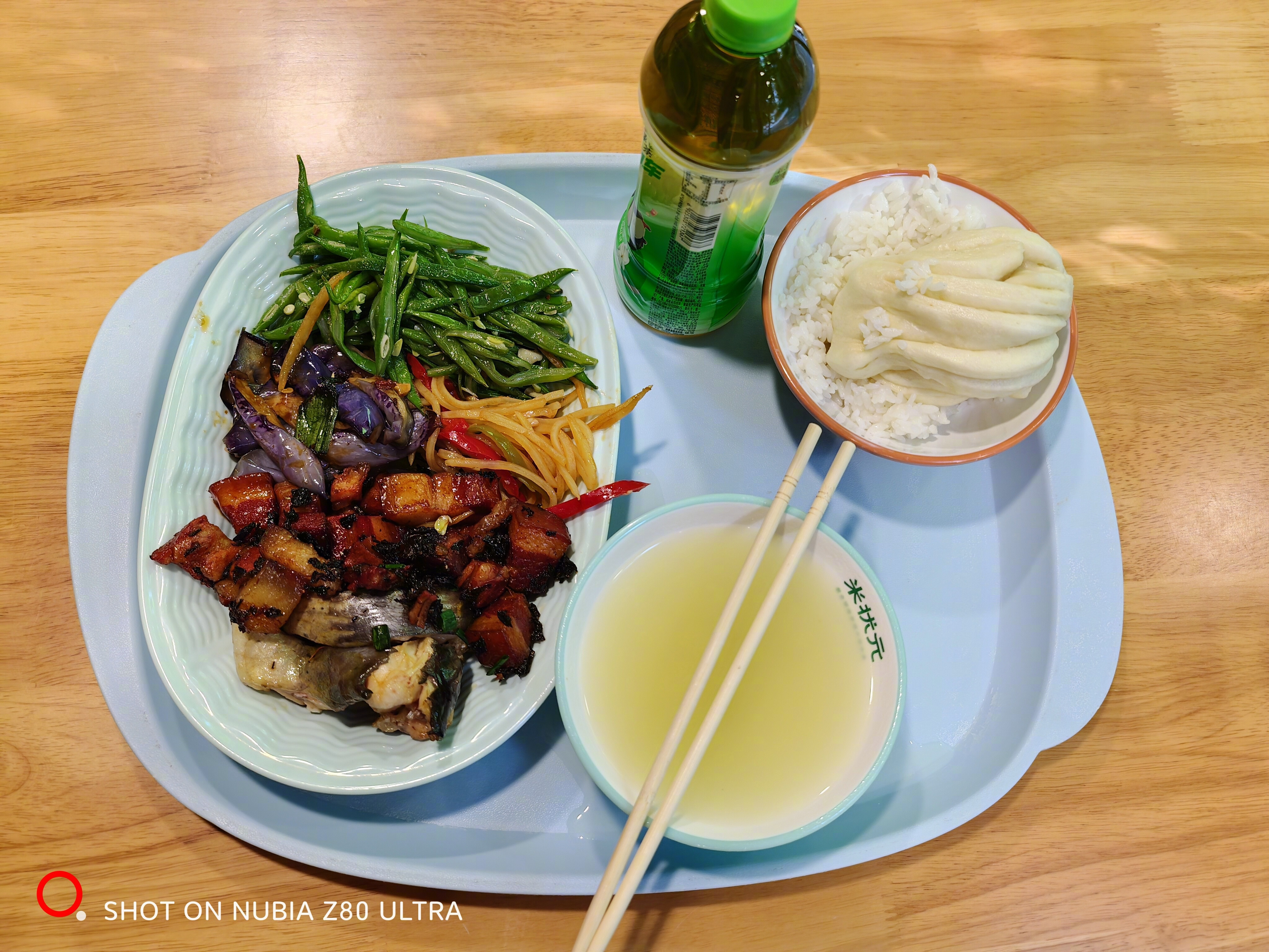 老胡中午没吃饭，午饭晚饭一起吃，早点吃，称重计费，43元。营养够了吧