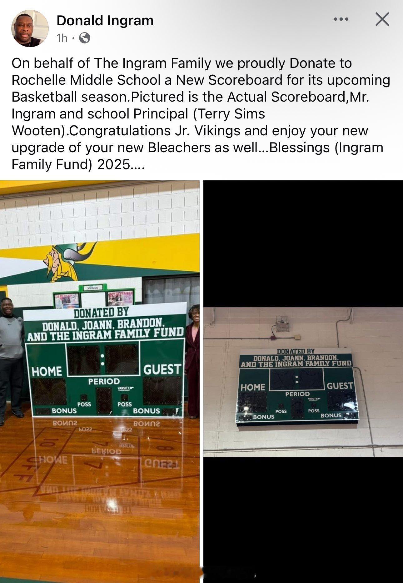 英格拉姆的老爹代表英格拉姆家族给当地的一所中学捐赠了一块电子记分牌。