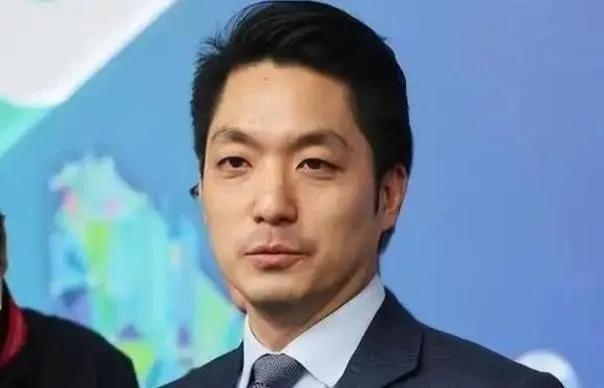 台北市市长、蒋介石的曾孙蒋万安直接把话撂下了！他当着媒体的面斩钉截铁地表示，自己