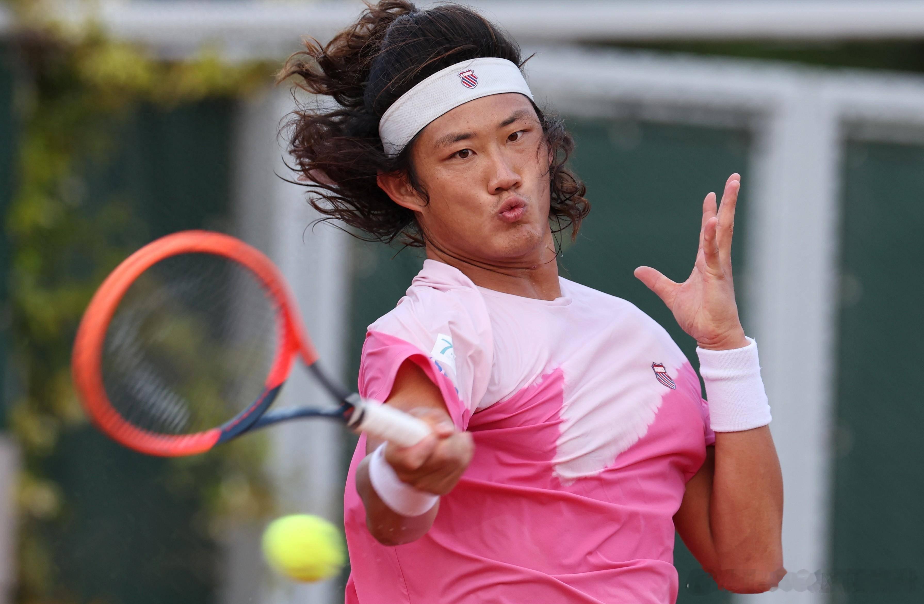 🟠ATP500汉堡男单资格赛首轮🇨🇳张之臻7-6(6)🇺🇸科瓦切维奇先