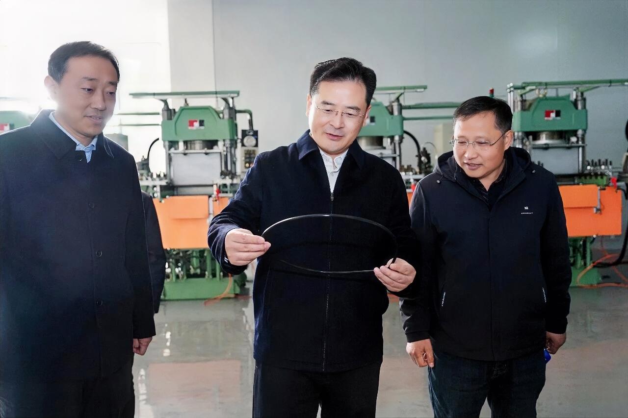 12月17日，沛县县委书记、县长索向东调研重大产业项目建设运行情况，强调要深入学