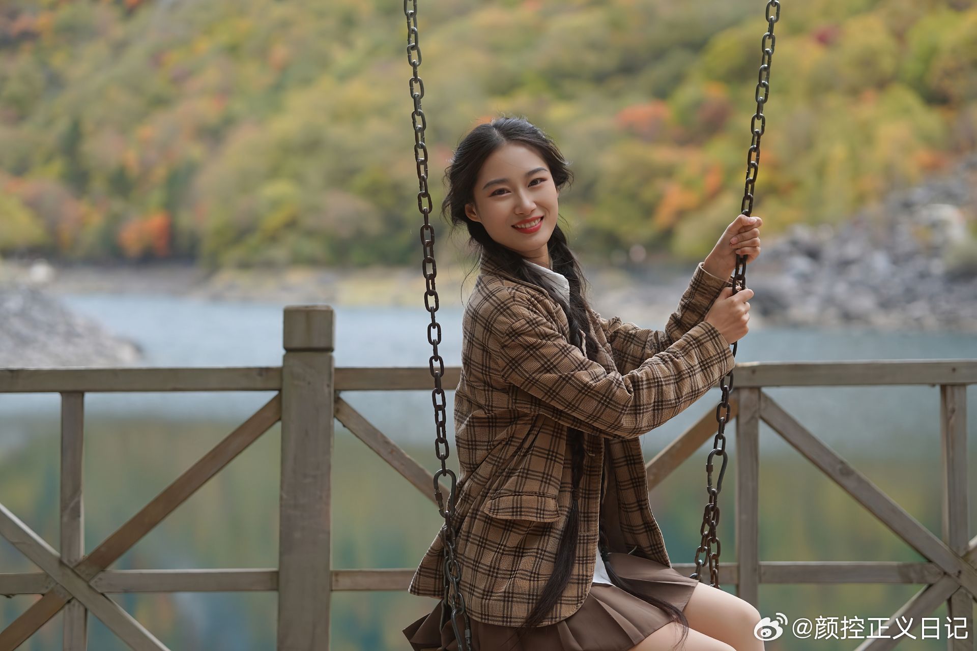 轻熟女神范儿扎辫子的姑娘不常见美女精彩人像​​​