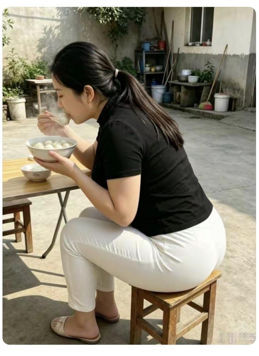 赞“美女”美女就是农村人；农忙时节不清闲；有时不忙农田活；回家做饭洗衣服