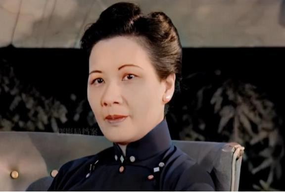 宋美龄的六个奇葩嗜好，一般人都受不了！ 宋美龄出生在一个商贾世家，她的父亲宋