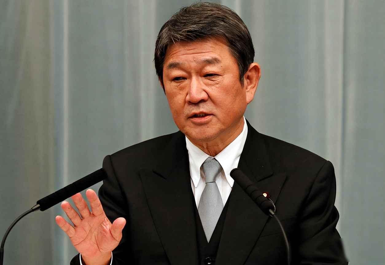 轰炸机抵近首都，美国拒表态，日本承认波茨坦公告，求中国一件事最近几天，日本这边