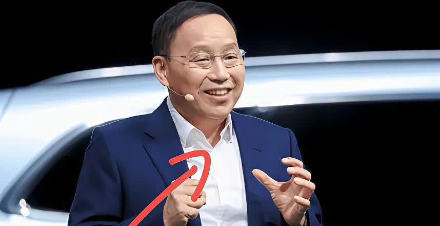 这下把赛力斯董事长张兴海愁坏了！别人家都在忙着请明星代言，阿维塔找了华为二公主姚