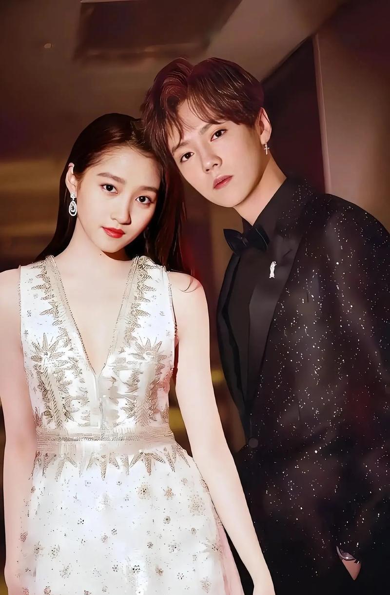 关晓彤工作室刚发声明否认传闻，可三天前她自己却在相关视频下点了赞。这操作，是不