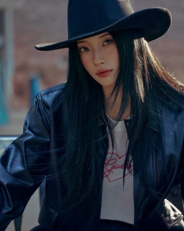 Suzy秀智xGuess