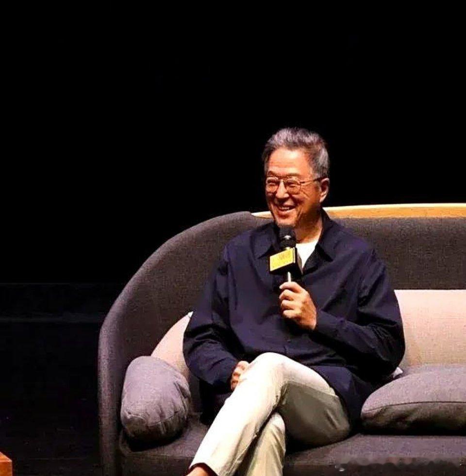 一场突如其来的争论正在撕裂娱乐圈的认知边界。王伟忠在金宝山墓园的一句