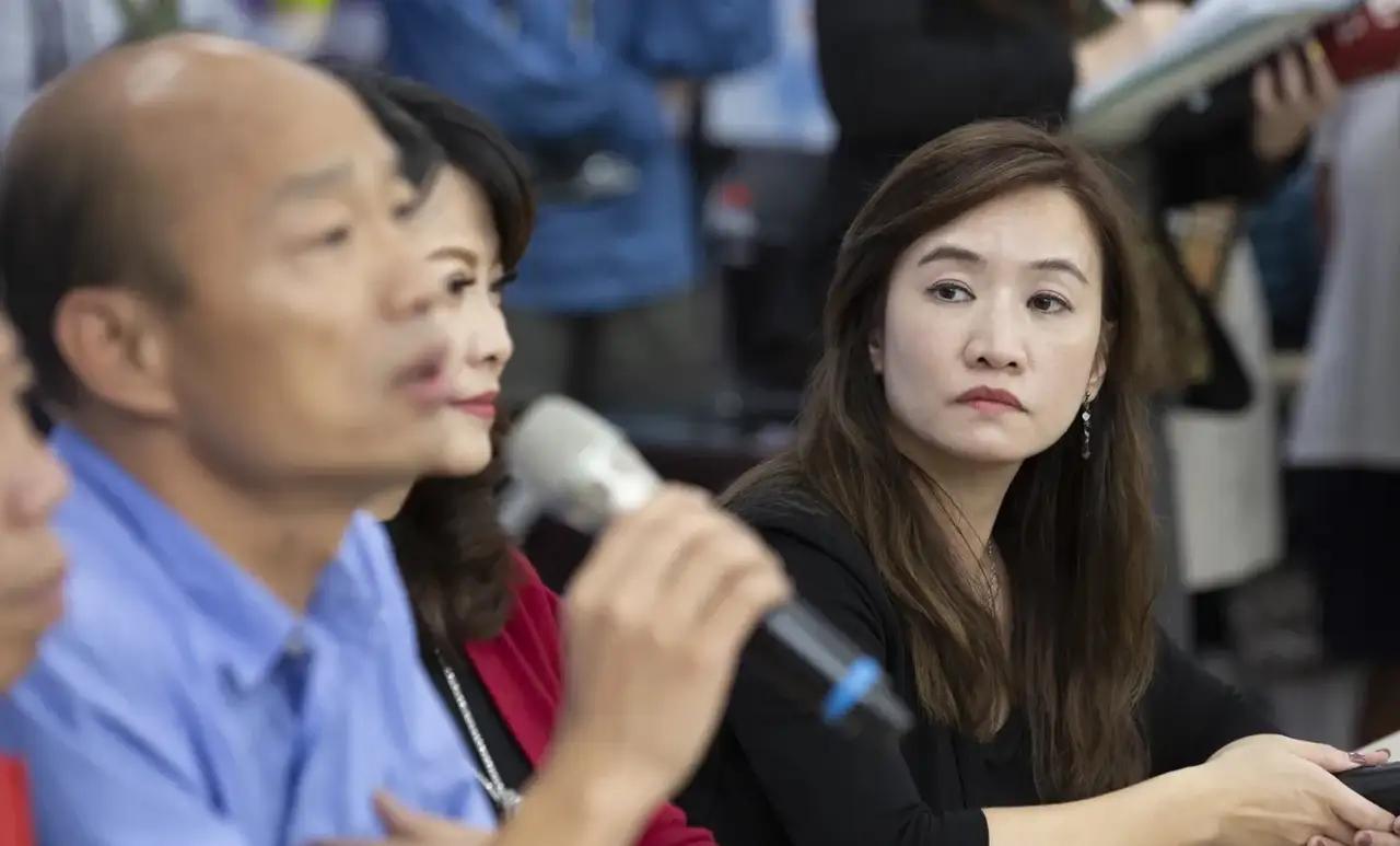 王浅秋icon护韩过度，要置季麟连icon于死地，被网友回怼不服气季麟连只是