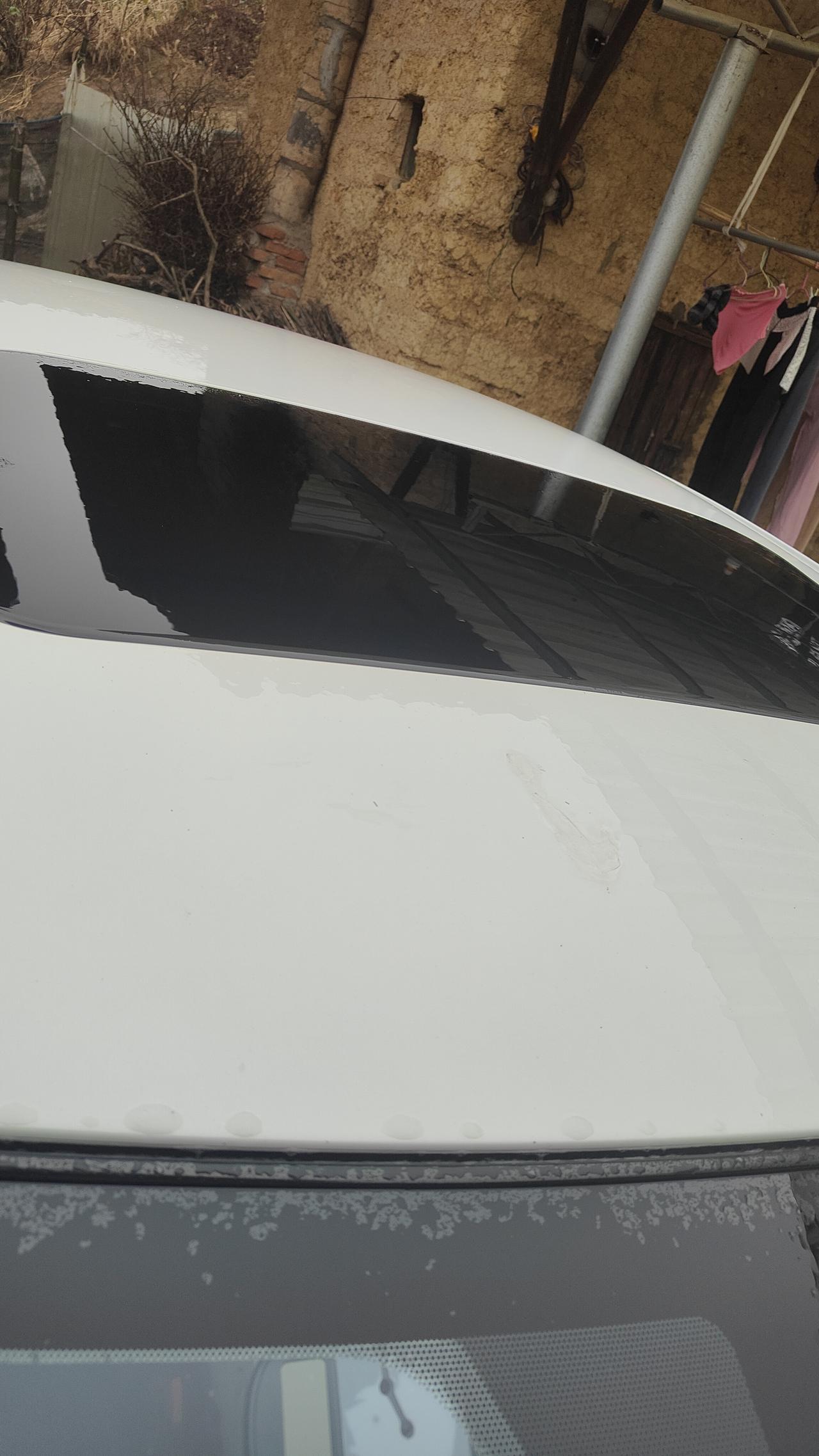 天窗玻璃的强度是全车玻璃中最硬的