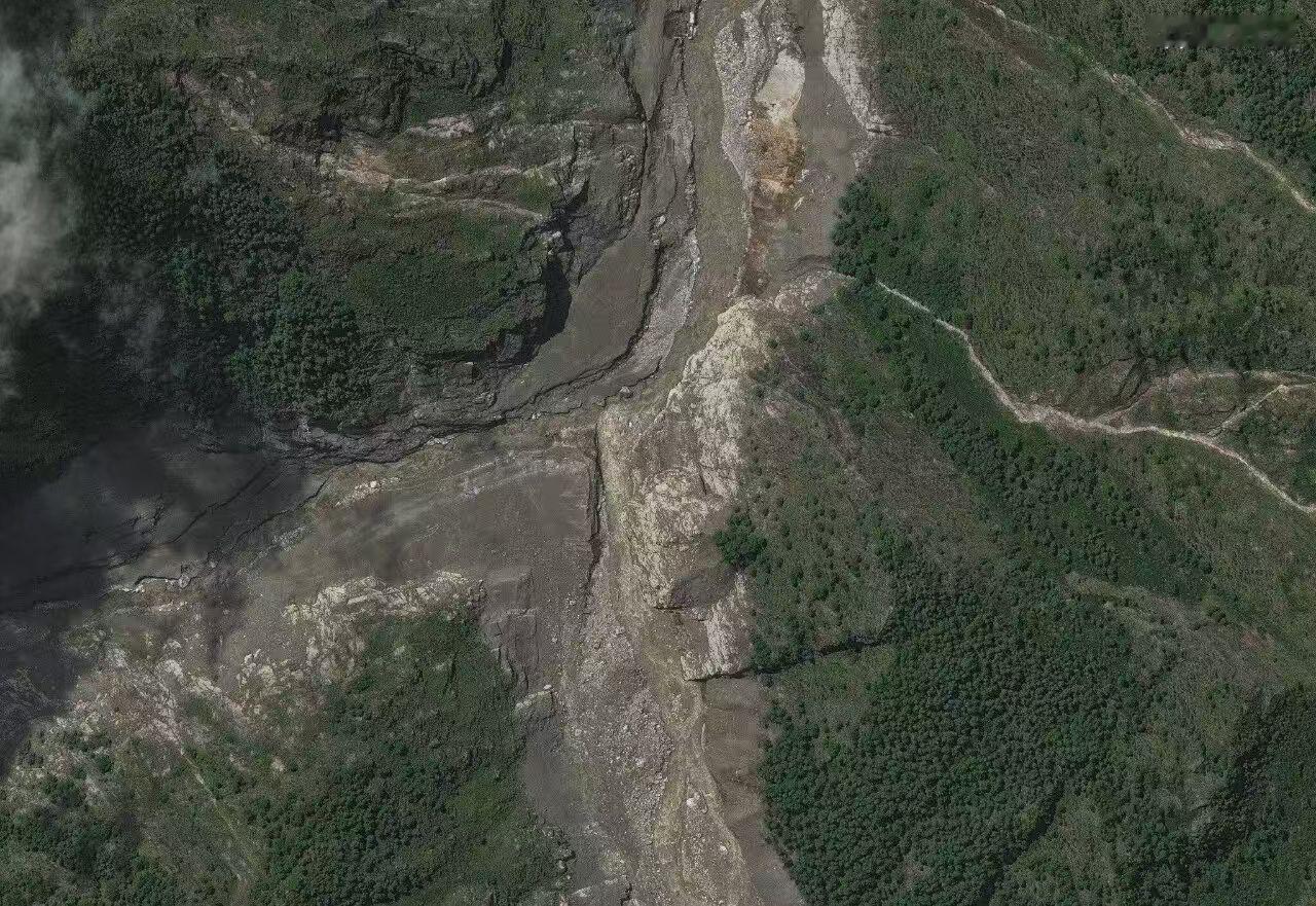 吉隆口岸高清卫星图-口岸建筑全损，看不到明显标志了，大自然的力量太可怕，人类太渺