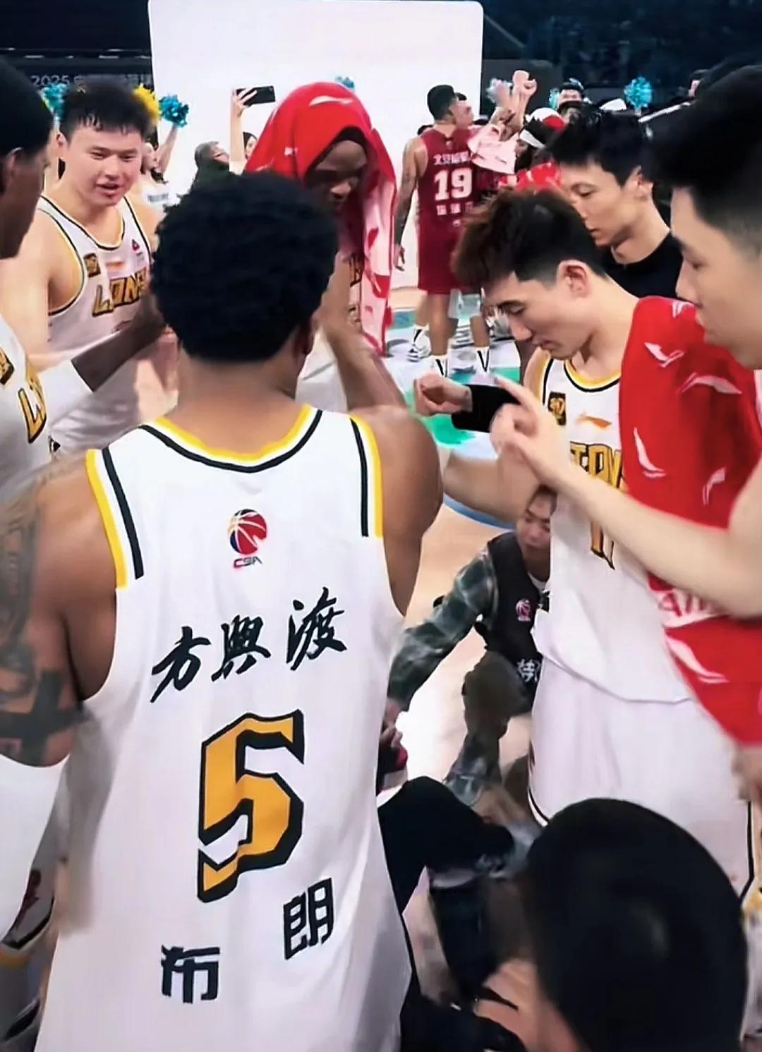一场33分大胜对手，广厦来到冠军赛点，俱乐部应该可以准备夺冠后怎样庆祝了。这不是