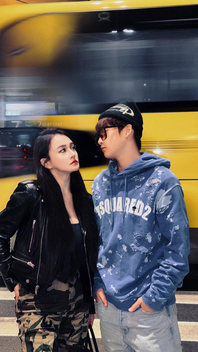 邹明轩14岁身高175邹明轩14岁身高175cm邹明轩长这么大了，站在那清清爽