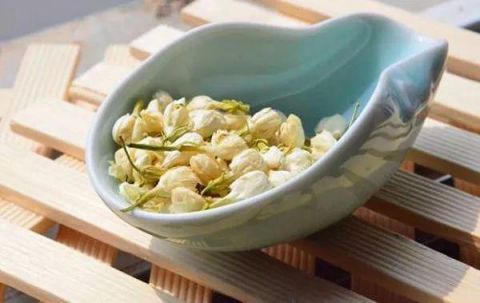 茉莉花搭配4种食材就是一味好药, 专治各种常见小毛病