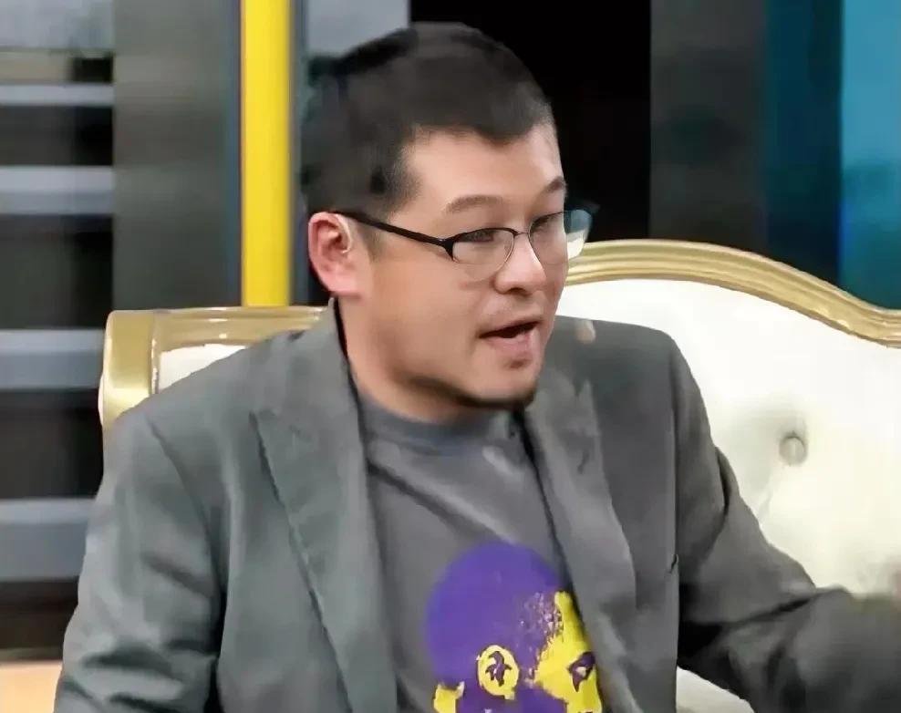 杨毅：那些建议张子宇去美国打球的，都是脑子有病的。近日，杨毅在谈到张子宇该不该