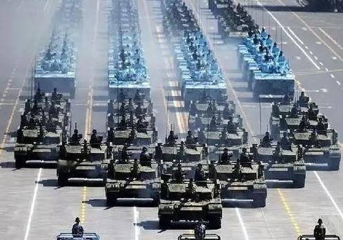 德国军事专家一番话，让国际舆论炸锅！他指出，当今中国军事力量强大到让美国无可奈何