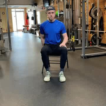 久坐今天我猜你们也坐不住了，那起来活动活动，放松一下被压了一年的屁股梨状肌牵拉