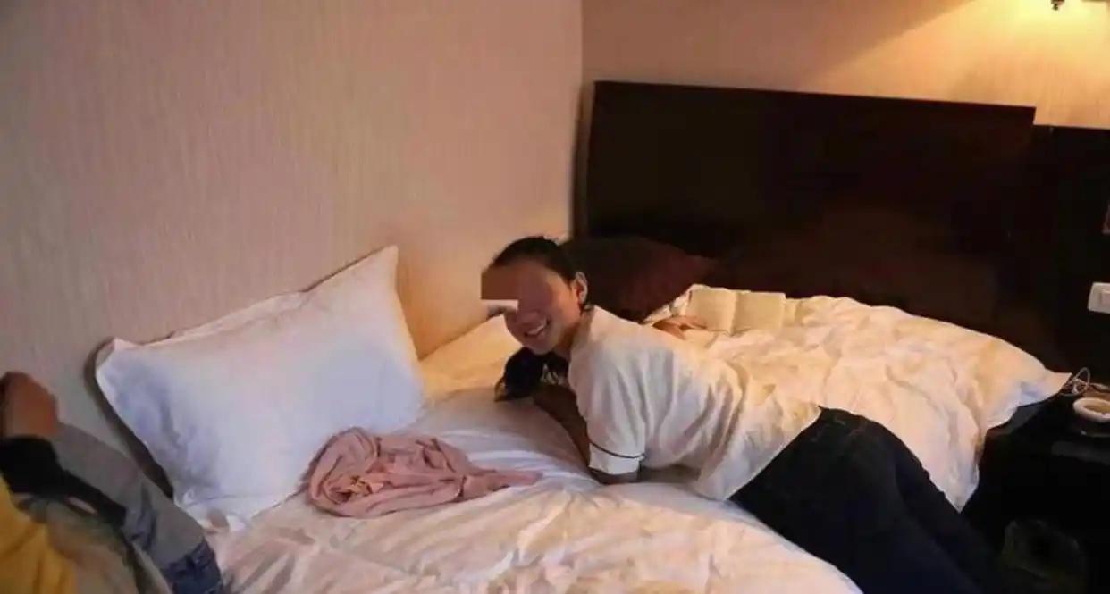 不讲武德！西安女子旅游当晚与陌生人发生关系，被偷拍视频发朋友炫耀，男子被拘6天就