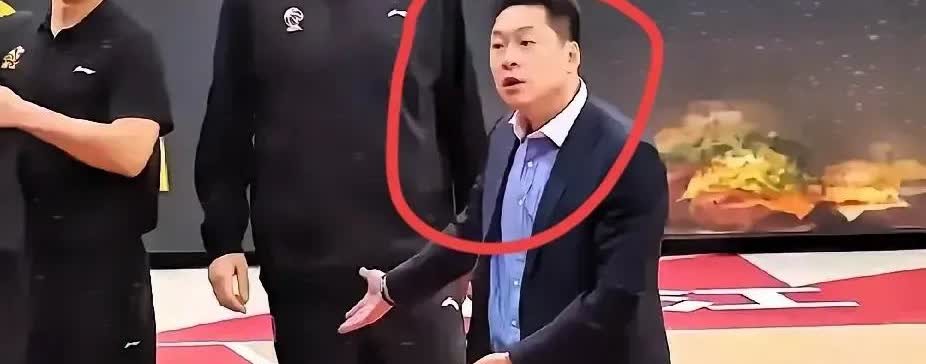 老李头连夜飞上海这事，听着挺热闹，可咱得把话说明白。李春江去年在山西队干的确实是
