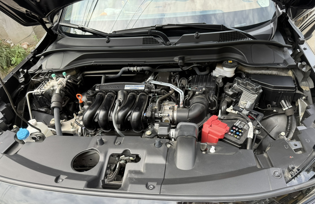 怎么换空气滤它在哪想自己动手换空气滤和空调滤。但是不知道怎么换？大神在哪请赐教